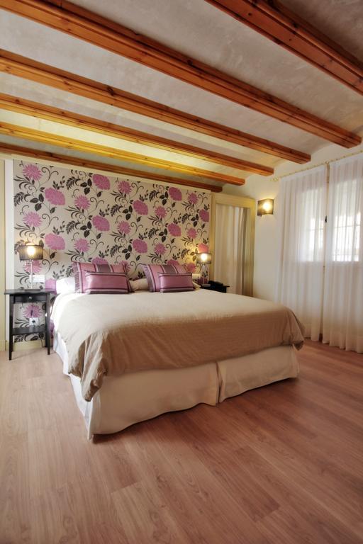 Hotel El Convent 1613 La Fresneda Δωμάτιο φωτογραφία